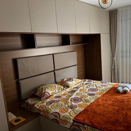 Elegant Apartment In City Centre Prishtinë Ngoại thất bức ảnh