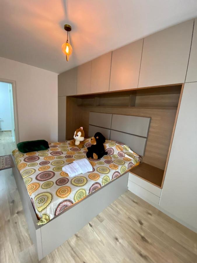 Elegant Apartment In City Centre Prishtinë Ngoại thất bức ảnh