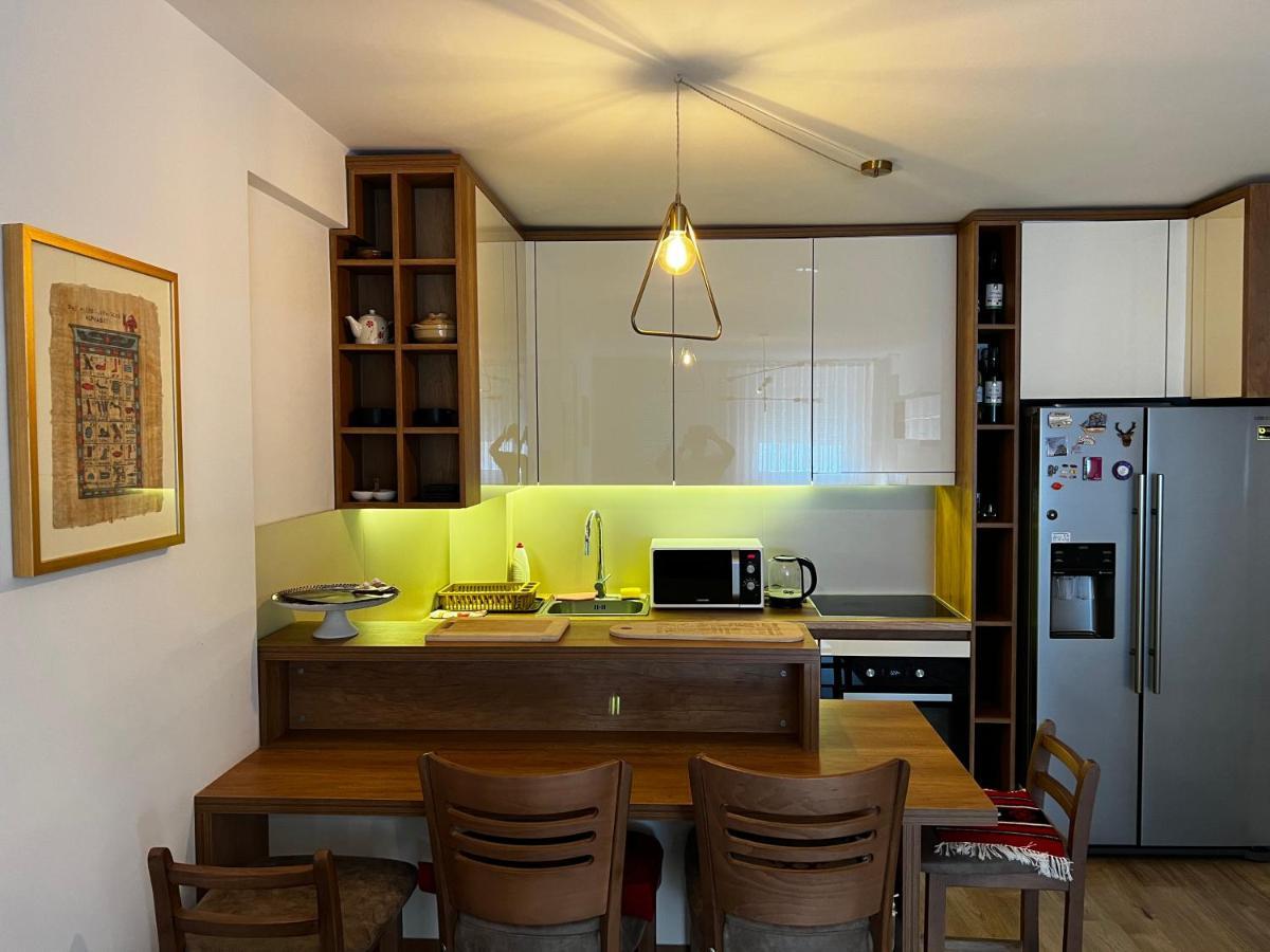 Elegant Apartment In City Centre Prishtinë Ngoại thất bức ảnh