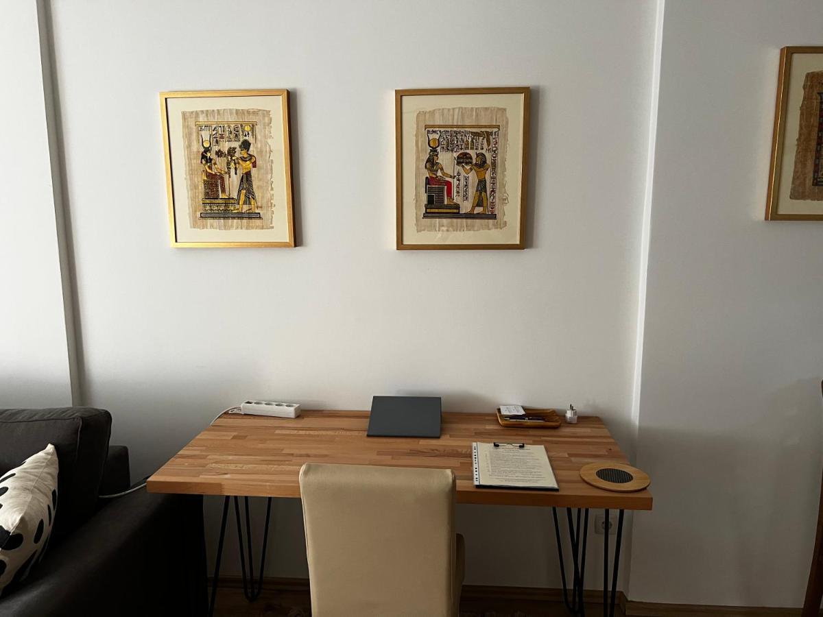 Elegant Apartment In City Centre Prishtinë Ngoại thất bức ảnh