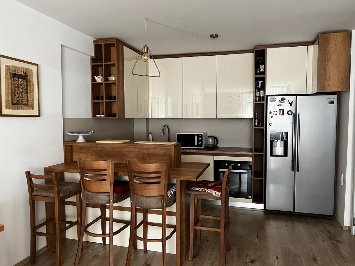 Elegant Apartment In City Centre Prishtinë Ngoại thất bức ảnh