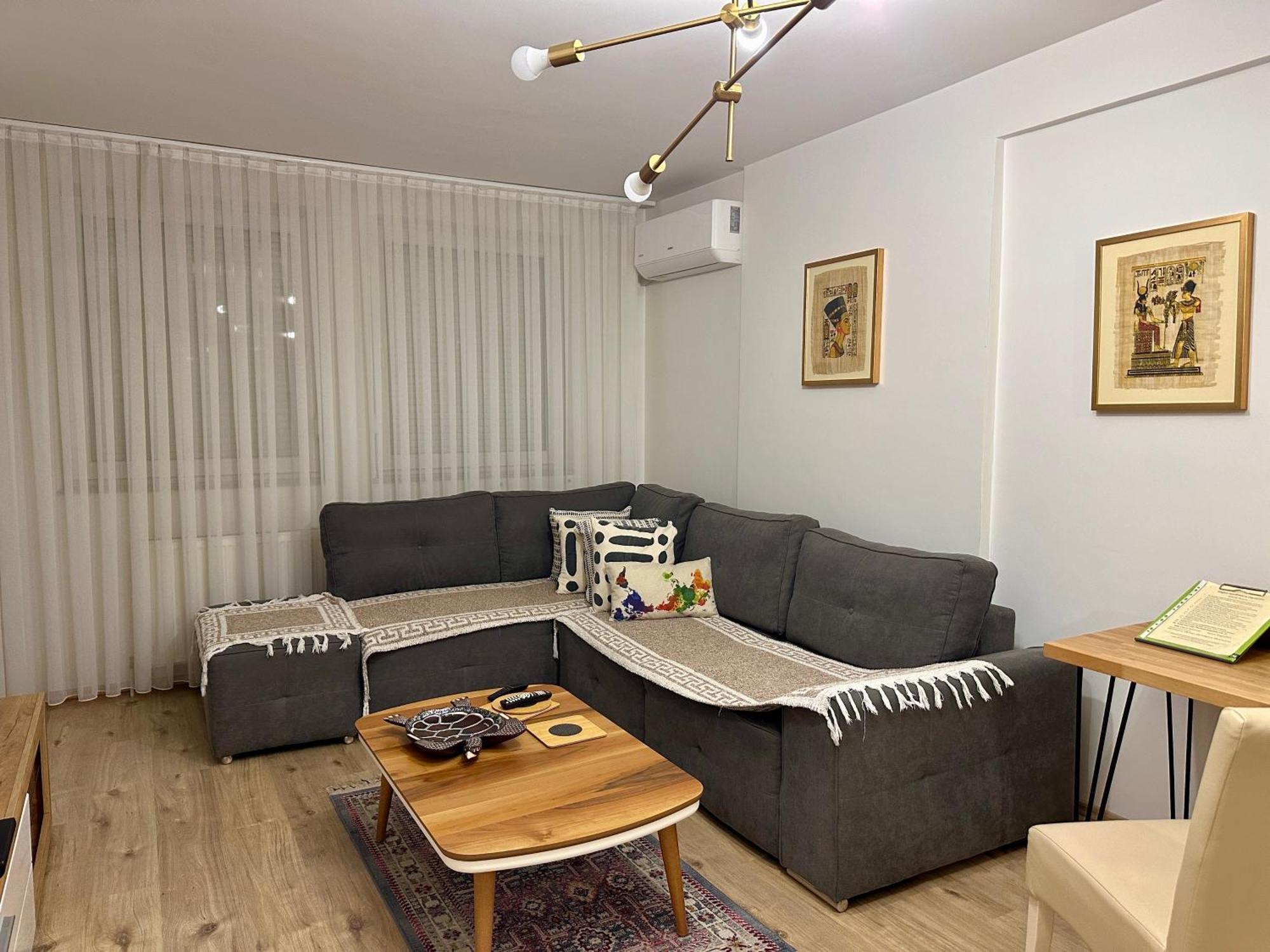 Elegant Apartment In City Centre Prishtinë Ngoại thất bức ảnh
